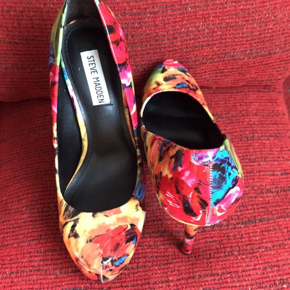 Nala Floral Multicolor Platform Pumps Steve Madden - Picture 3 of 8